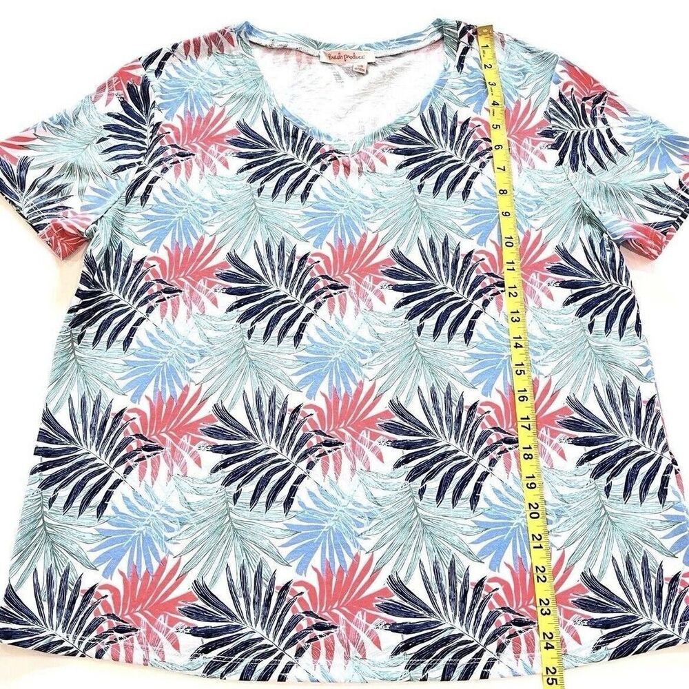 Fresh Produce lot of 2 women’s short sleeve tropical palm print tees in size XL. - Picture 8 of 8
